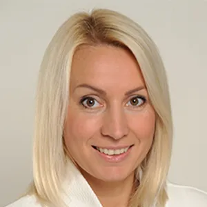 Tési Boglárka - Language Experts Group CEO